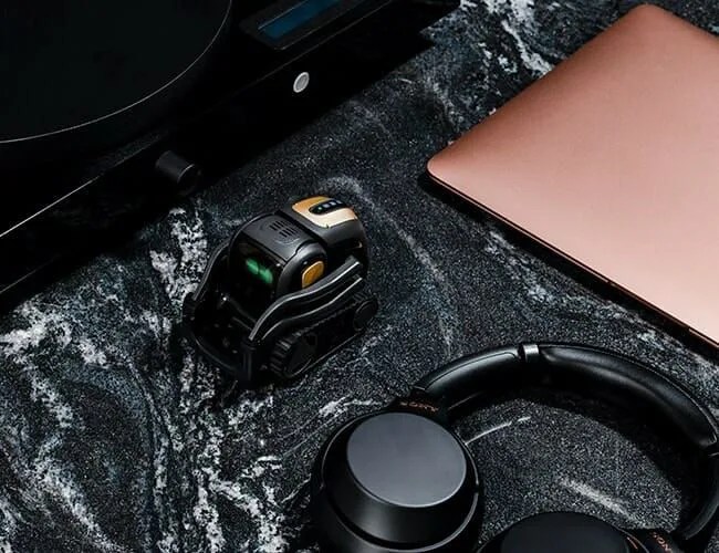 Best-Gifts-for-the-Techie-gear-patrol-feature