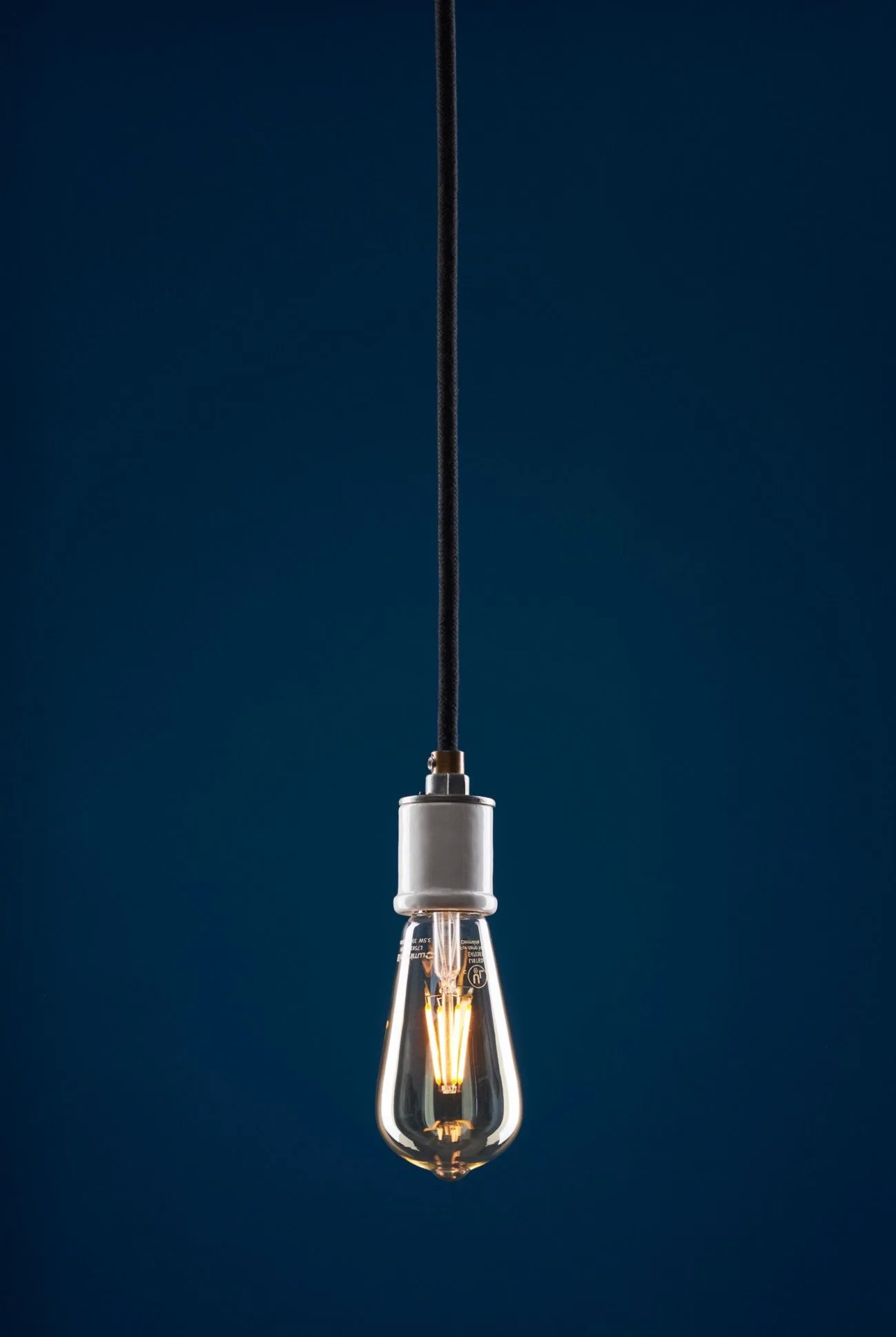 Calming-Light-Bulbs-M2W-Gear-Patrol-Edison
