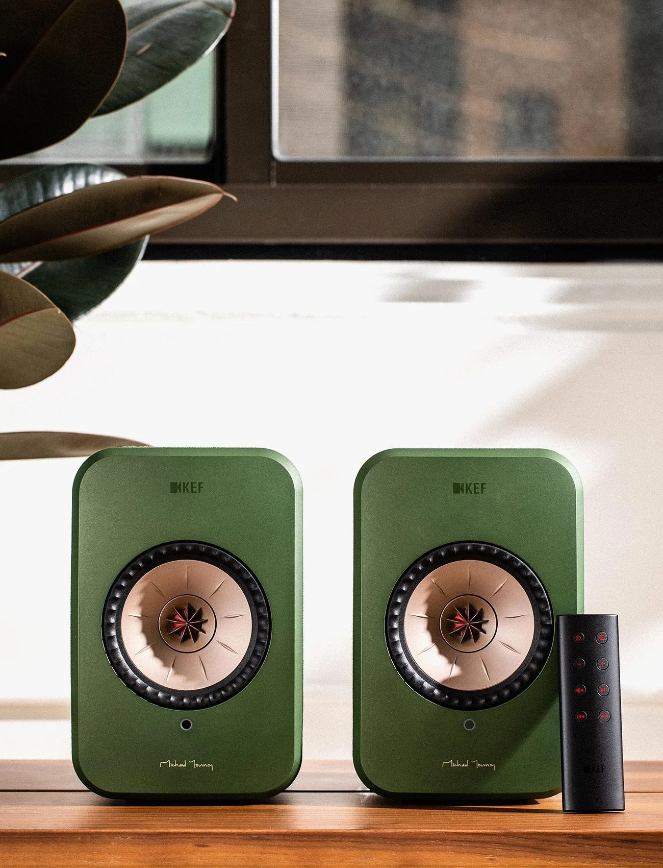 KEF-LSX-Michael-Young-Speaker-Review-gear-patrol-ambiance-2
