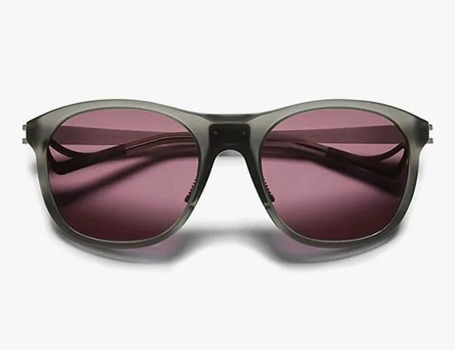 The-14-Best-Gifts-for-Trail-Runners-gear-patrol-district-vision