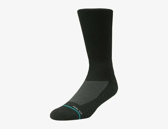 The-14-Best-Gifts-for-Trail-Runners-gear-patrol-feel360