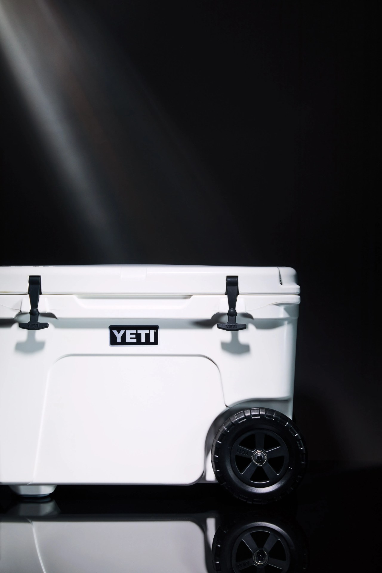 white yeti tundra cooler