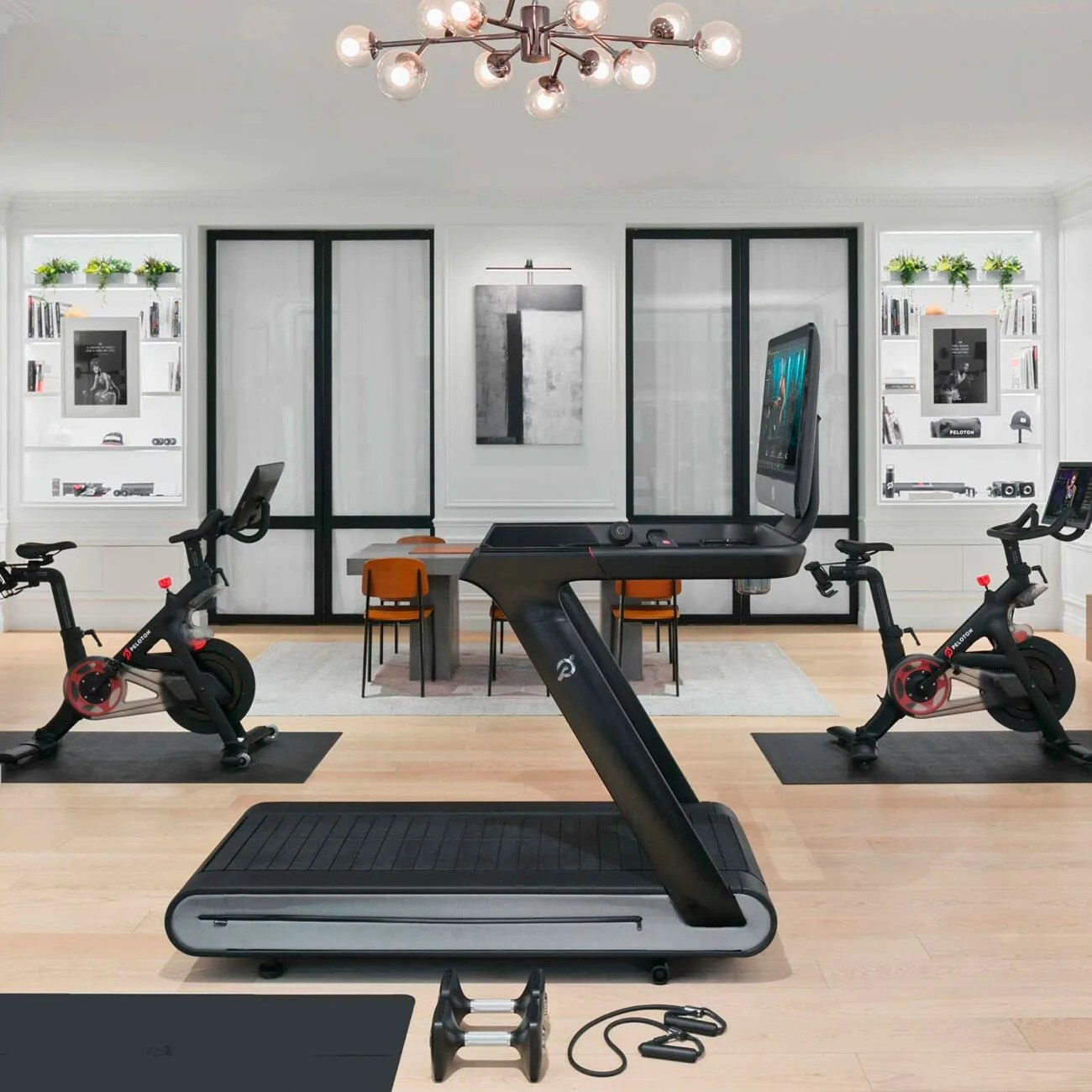 5-New-Workouts-And-Classes-2019-gear-patrol-Treadmill