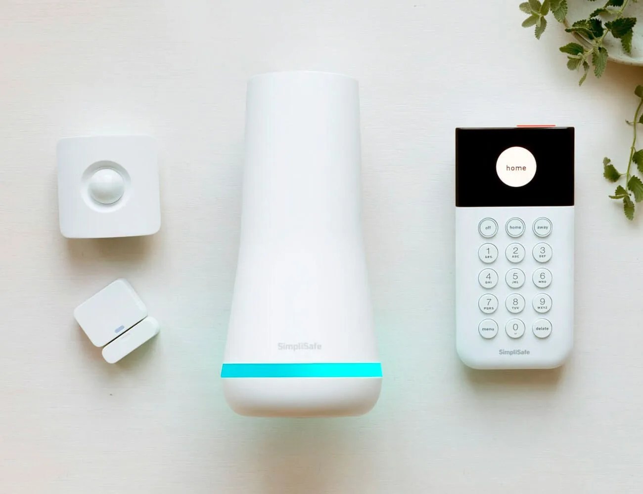 Best-Smart-Alarm-Systems-Gear-Patrol-simplisafe