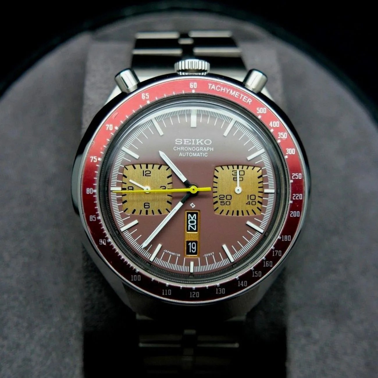 Found-3-Chronographs-gear-patrol-Seiko-6138-Bullhead