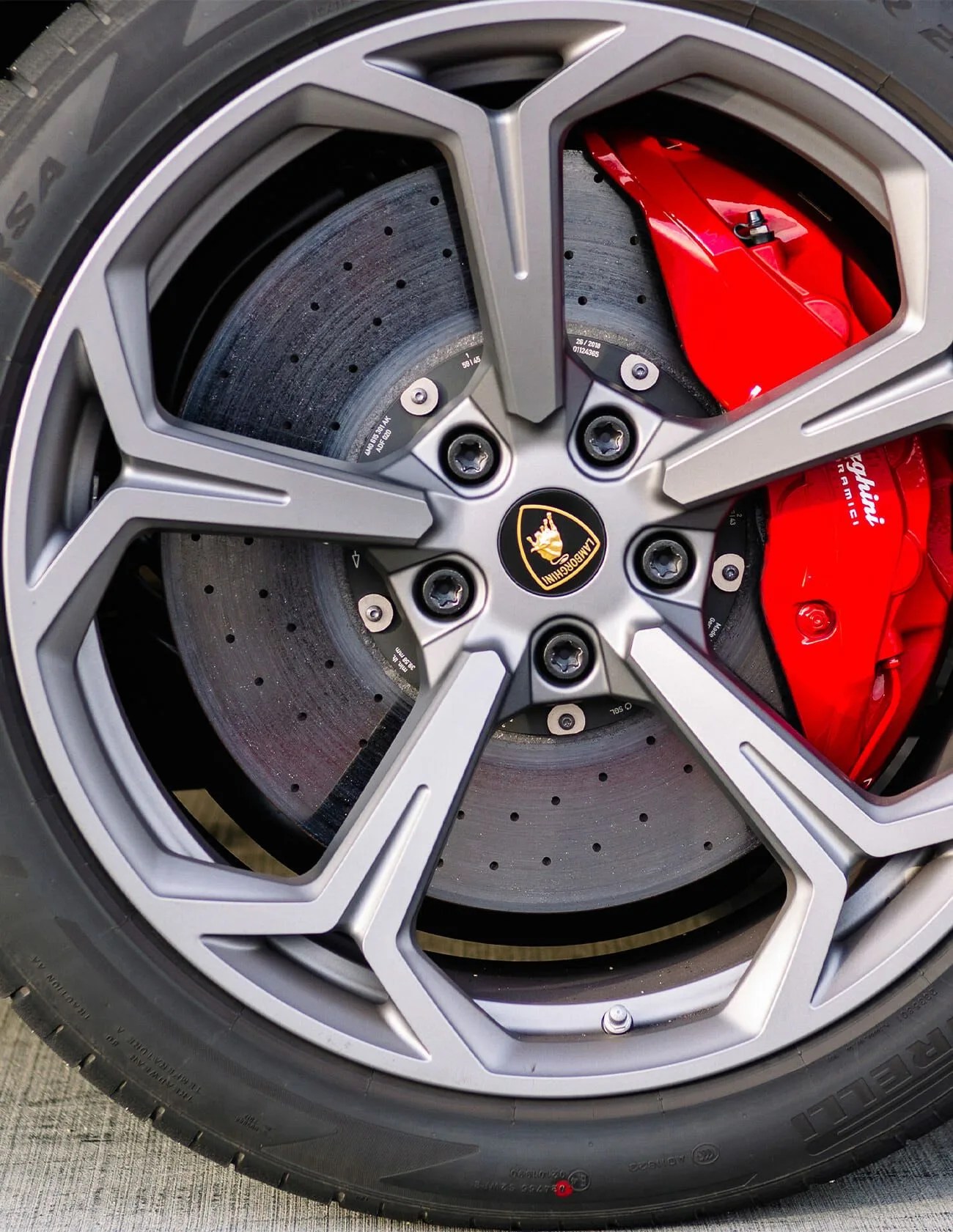 Lamborghini-Urus-Gear-Patrol-inline-2