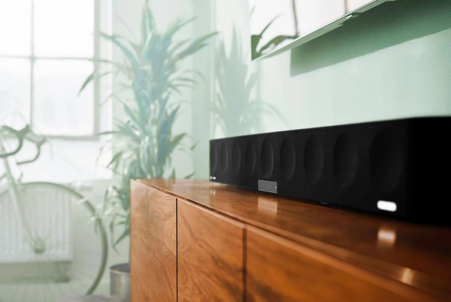 Sennheiser-Ambeo-Soundbar-gear-patrol-lead-full