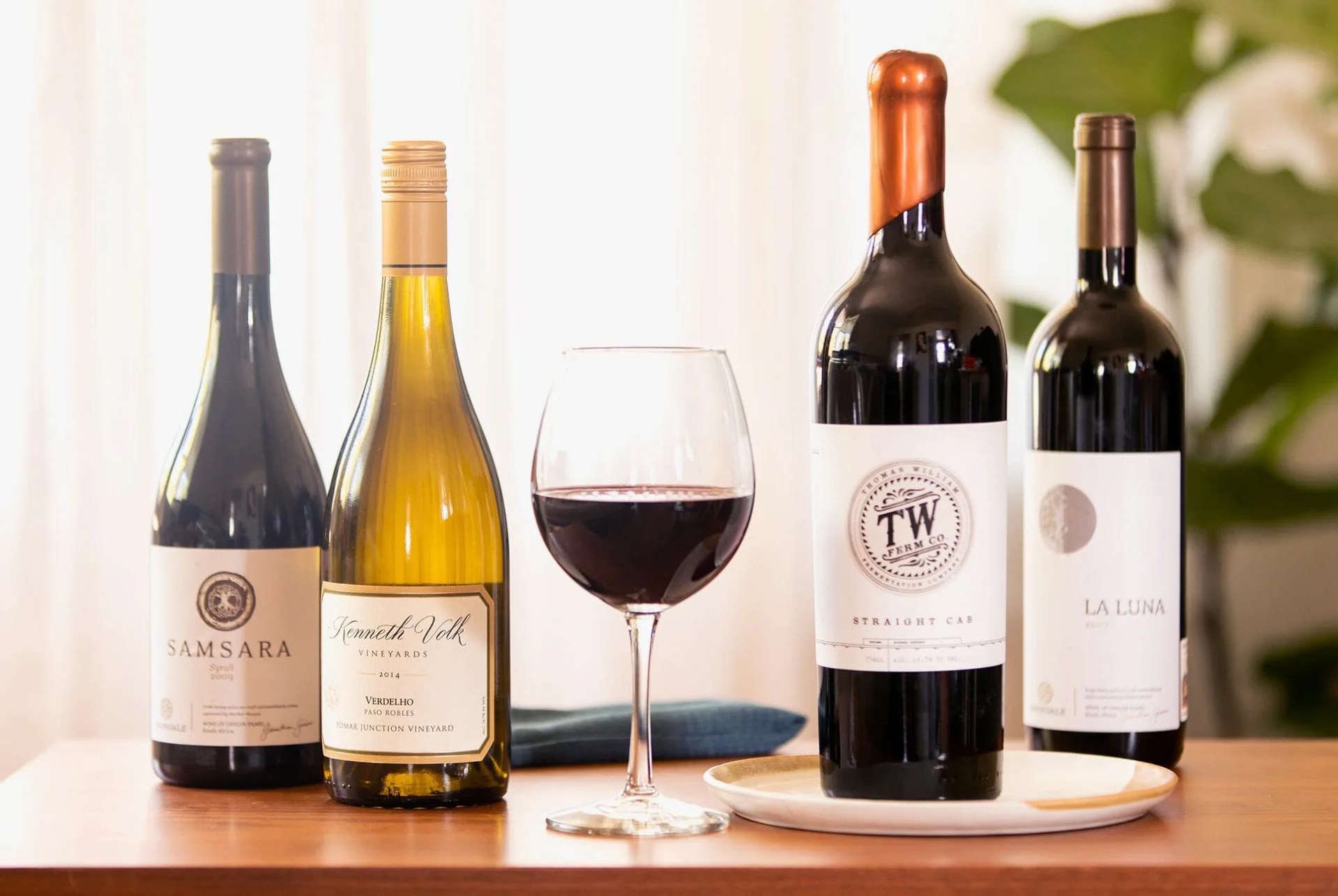 TIG-Jan-11-Gold-Wine-Club-gear-patrol-product