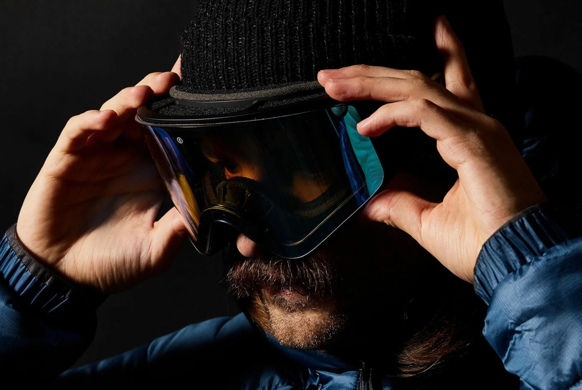 A-Head-to-Head-with-the-Latest-Goggle-Tech-gear-patrol-full-lead