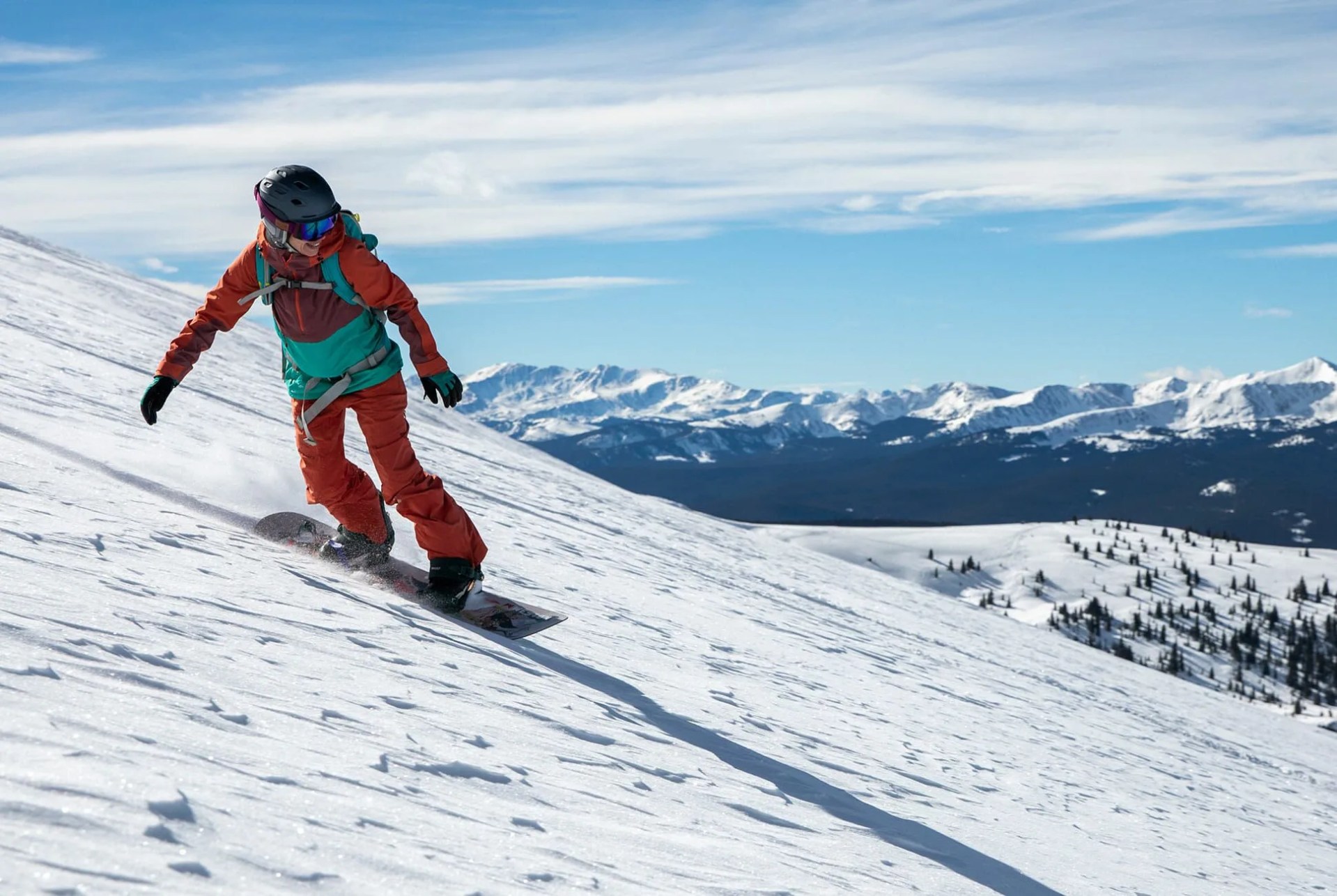 Gifts-for-the-Female-Snowboarder-or-Skier-in-Your-Life-gear-patrol-full-lead