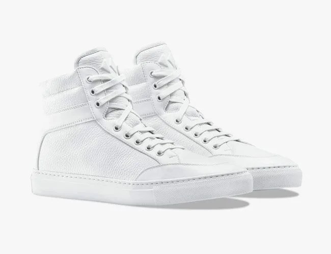 KOIO-Primo-Triple-White-gear-patrol-feature