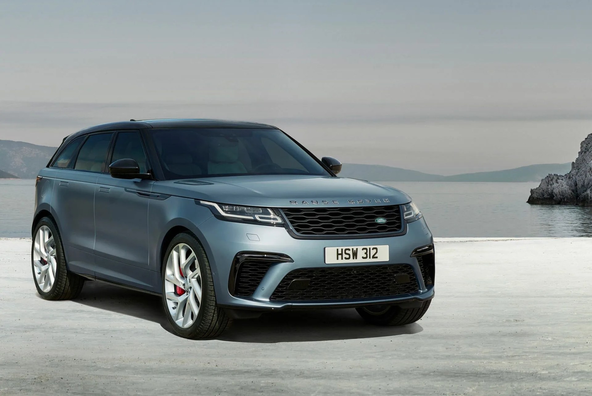 land-Rover-Velar-gear-patrol-full-lead