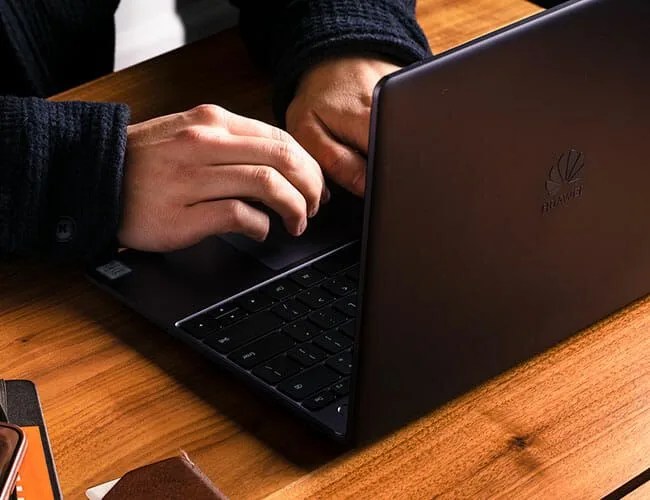 Huawei-MateBook-13-Review-gear-patrol-feature