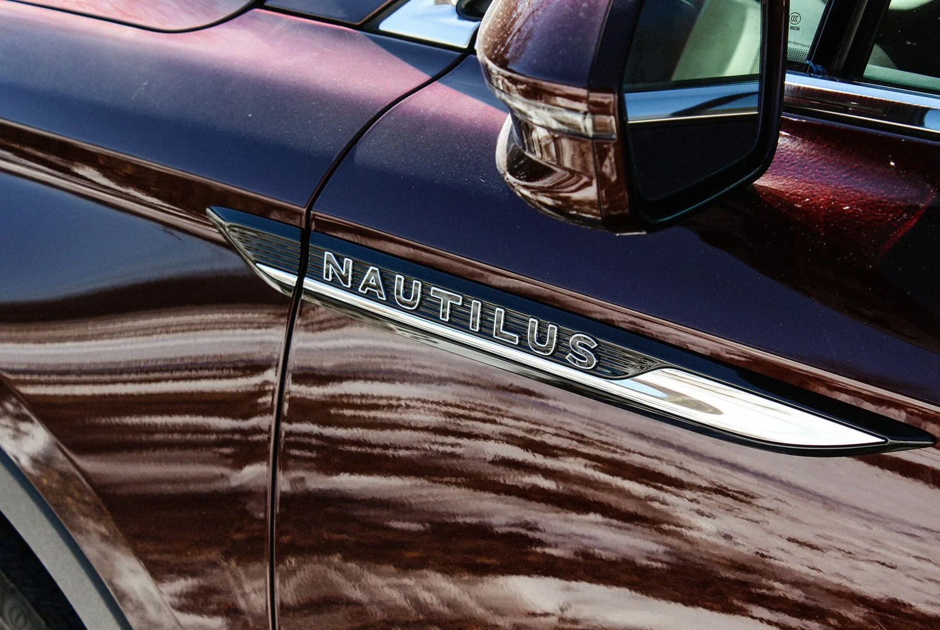 Lincoln-Black-Label-Nautilus-Review-gear-patrol-slide-4