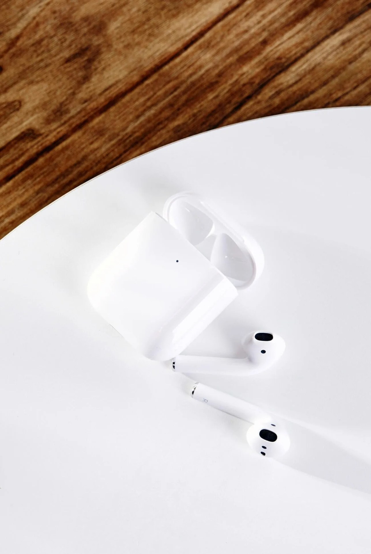airpods 2 review gear patrol ambiance 1