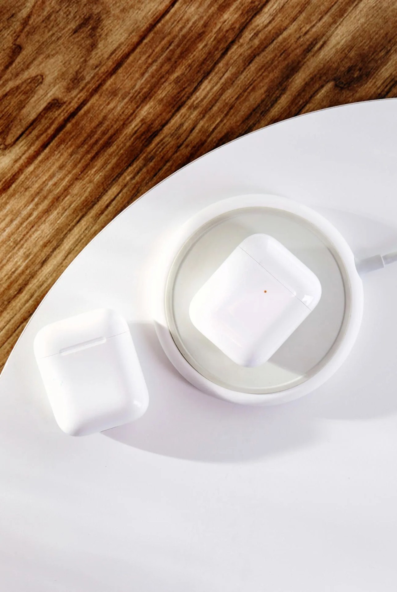 Airpods-2-Review-Gear-Patrol-Ambiance-2