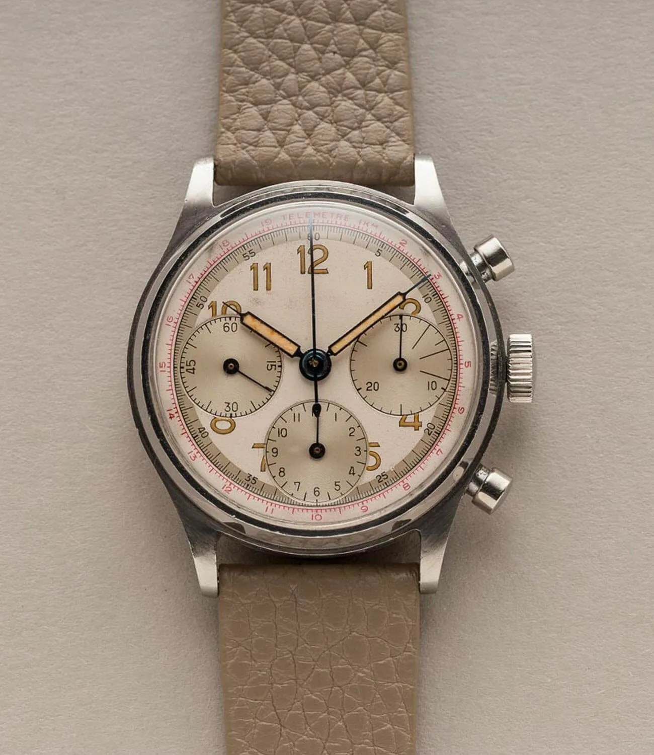 Abercrombie-and-Fitch-Oversize-Vintage-Chronograph-gear-patrol