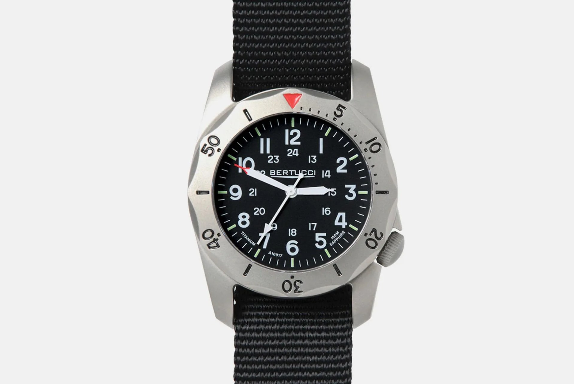 BERTUCCI-A-2TR-VINTAGE-WATCH-gear-patrol-full-lead