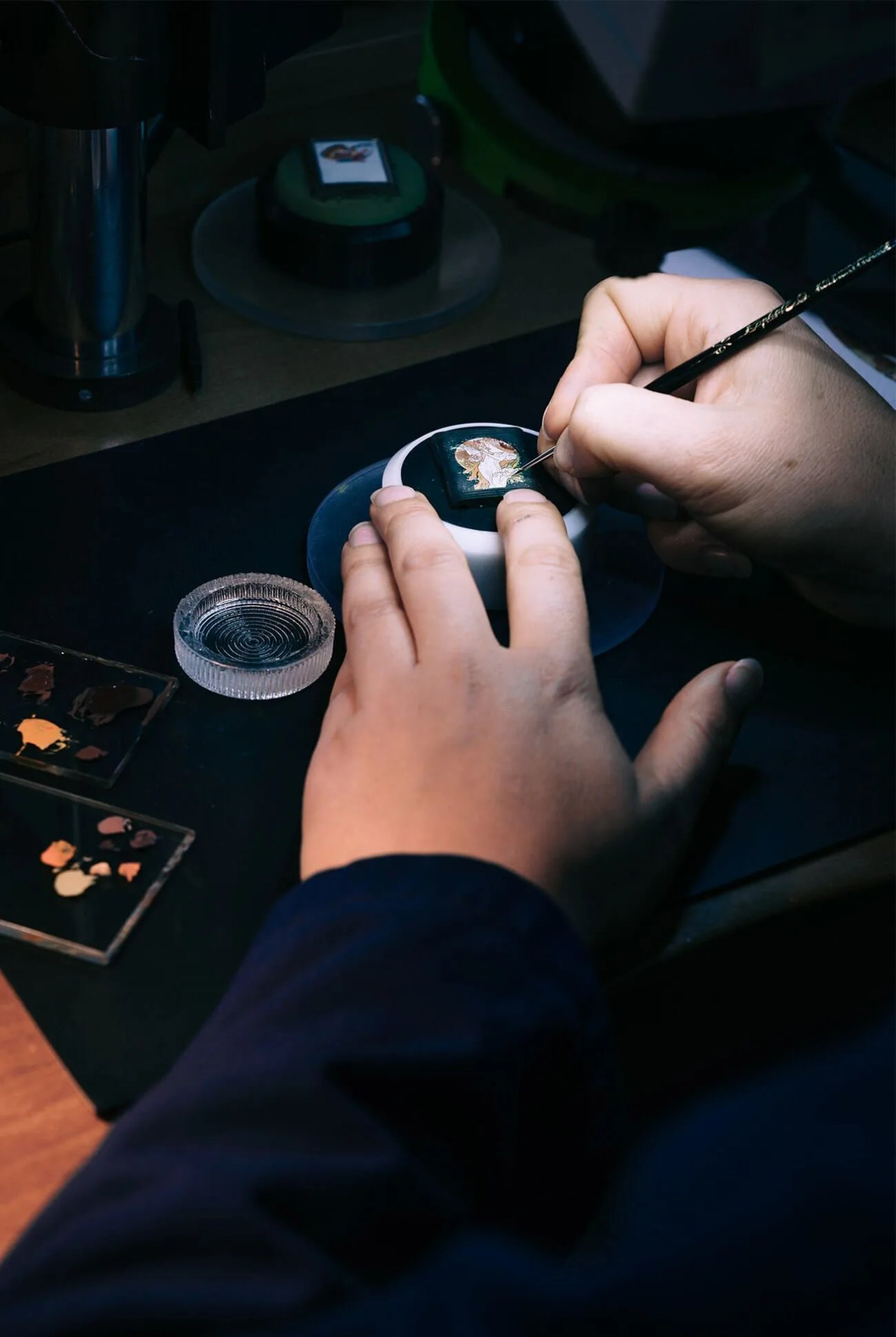 Jaeger-LeCoultre-Reverso-gear-patrol-body-03