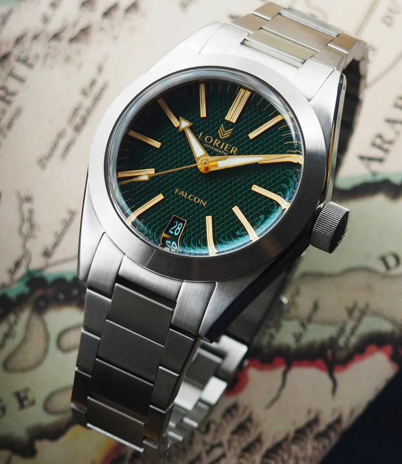 Lorier-Falcon-gear-patrol