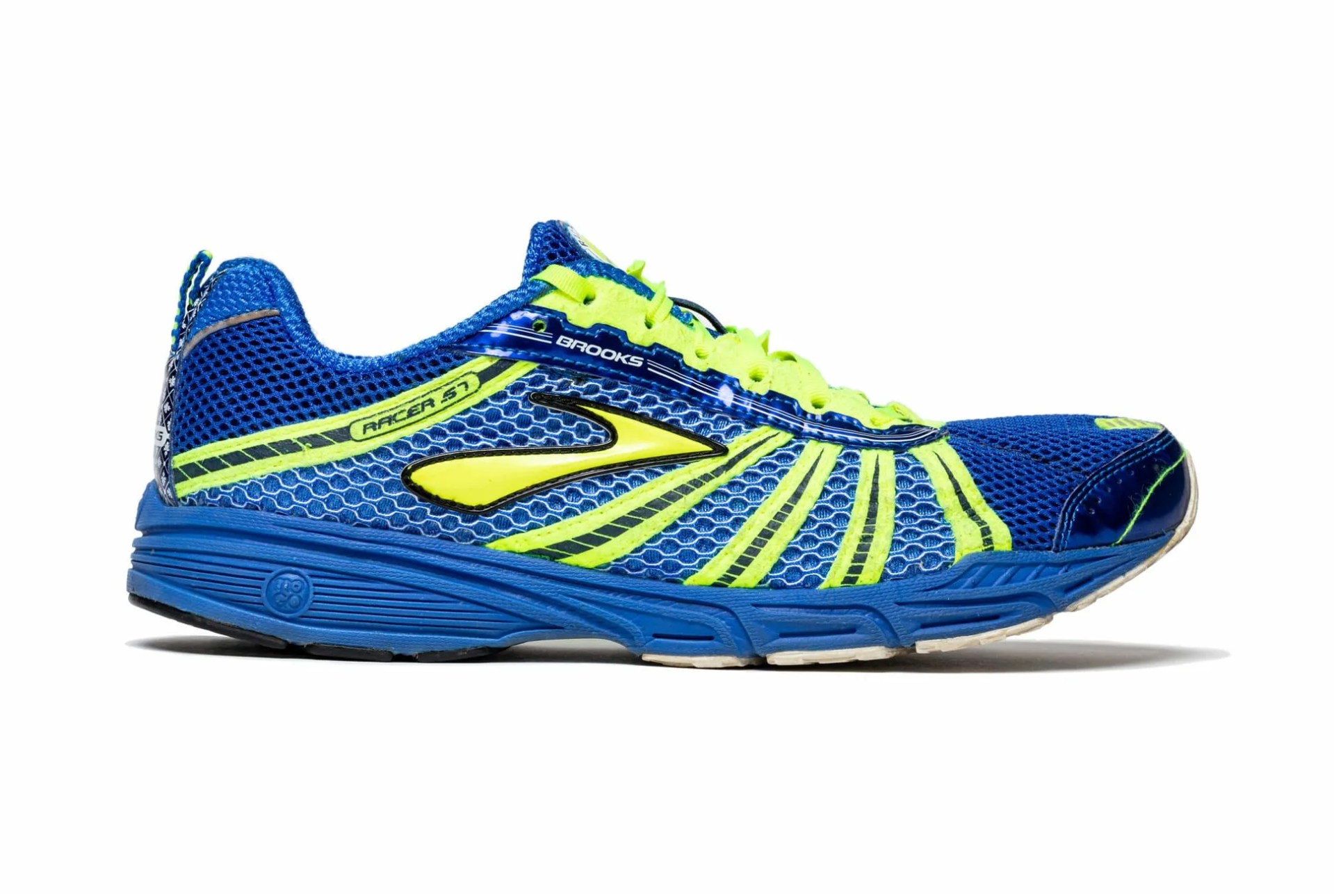 M2W-Running-Shoes-Gear-Patrol-Brooks