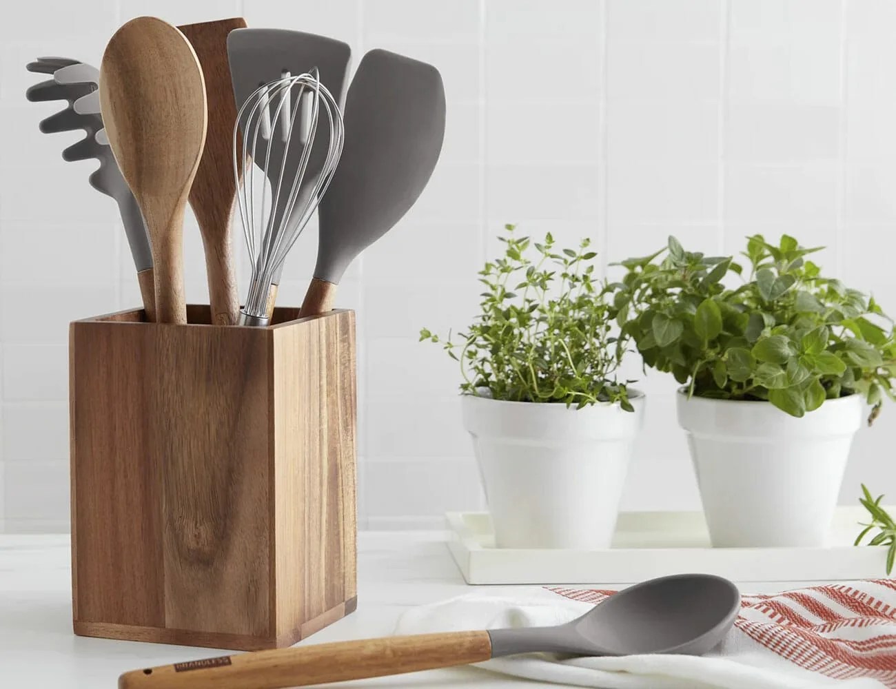 Brandless-Silicone-Utensil-Tools-Bundle-Gear-Patrol