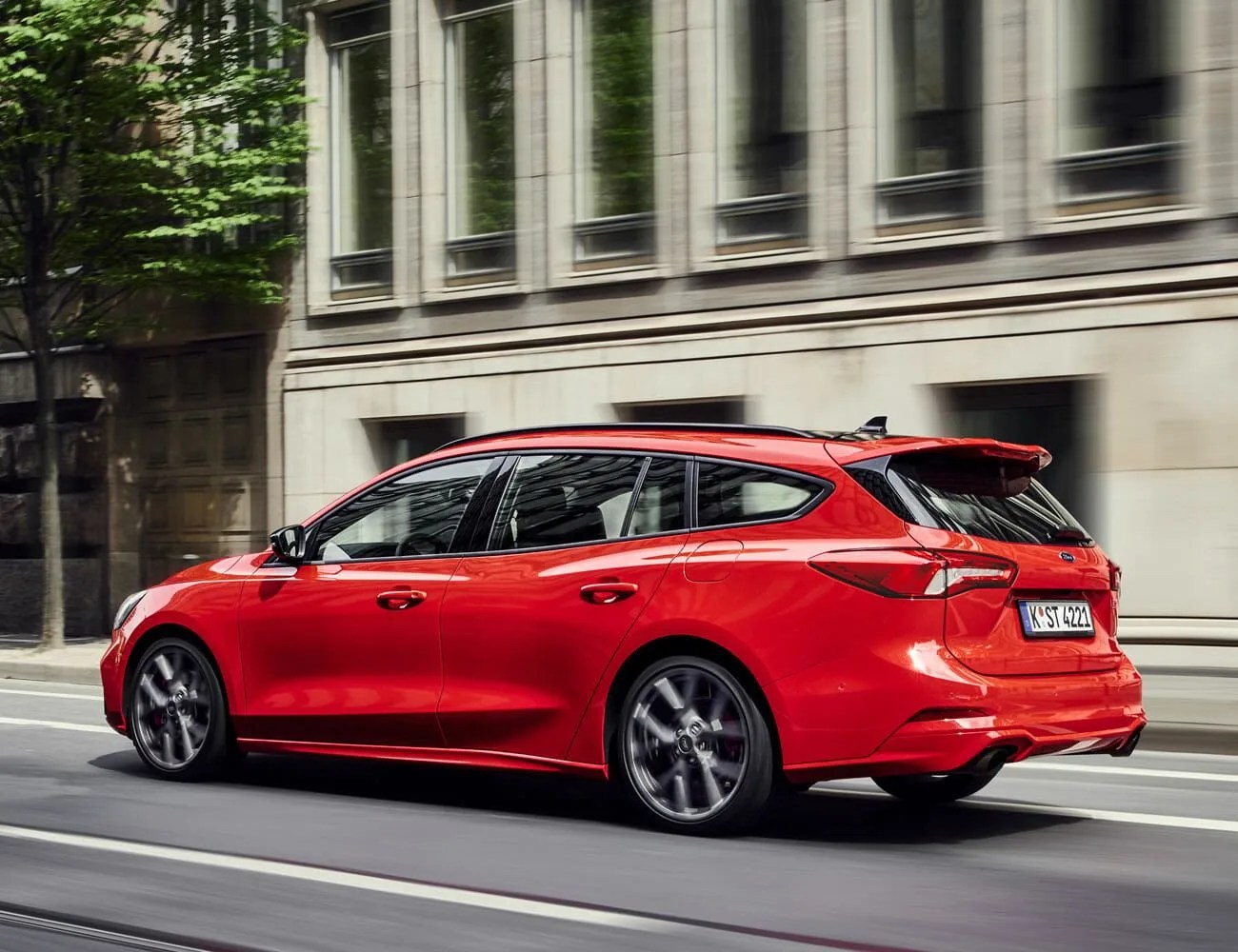 Ford-Focus-ST-Wagon-gear-patrol