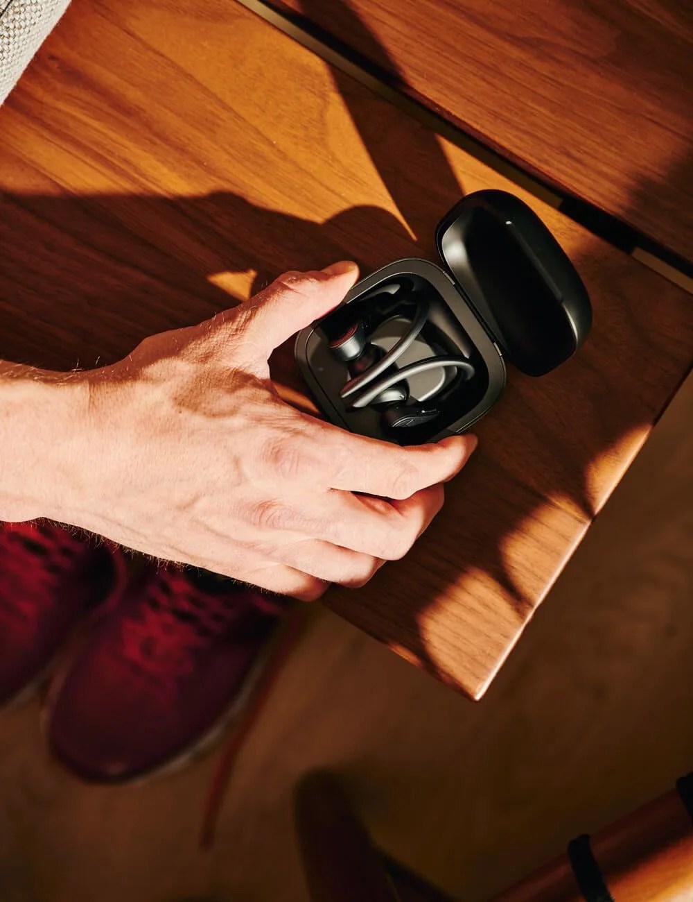 Powerbeats-Pro-Review-Gear-Patrol-Ambiance-2