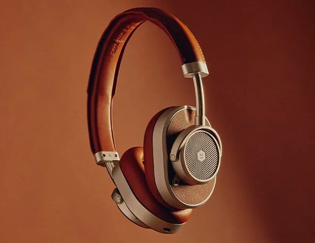 These-Stunning-Noise-Canceling-Headphones-Sound-As-Good-As-They-Look-Gear-Patrol-Feature