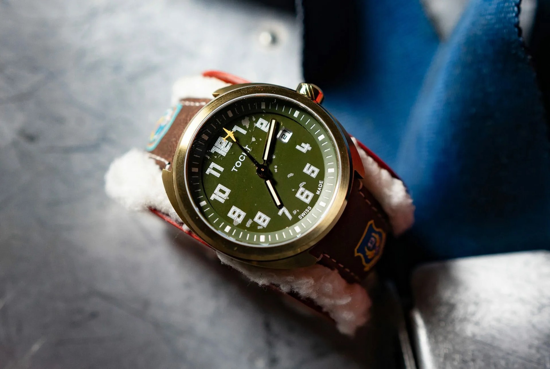 Tockr-WWII-Limited-Edition-gear-patrol-lead-full