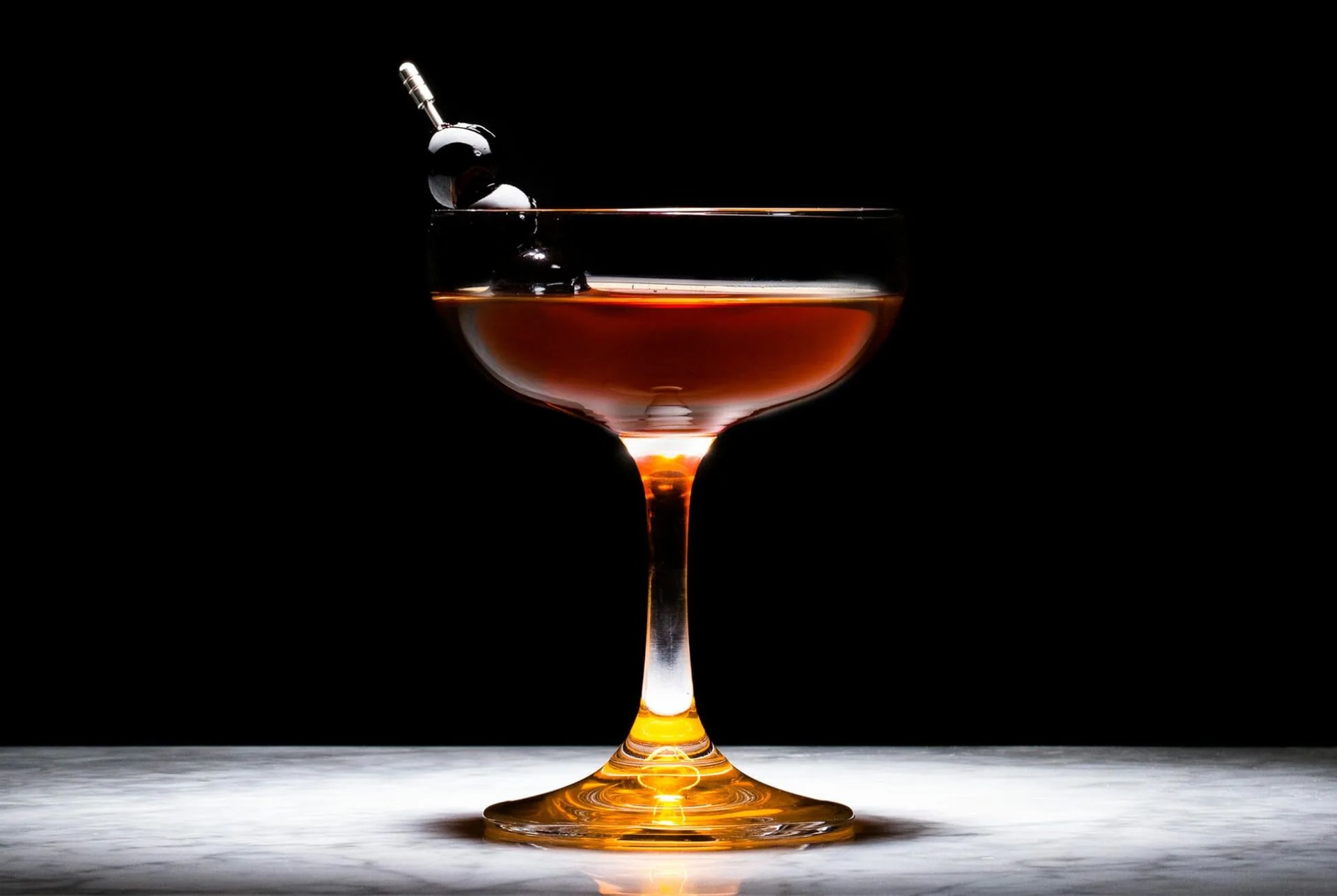 10-Best-Whiskey-Cocktails-to-Make-at-Home-gear-patrol-lead-full