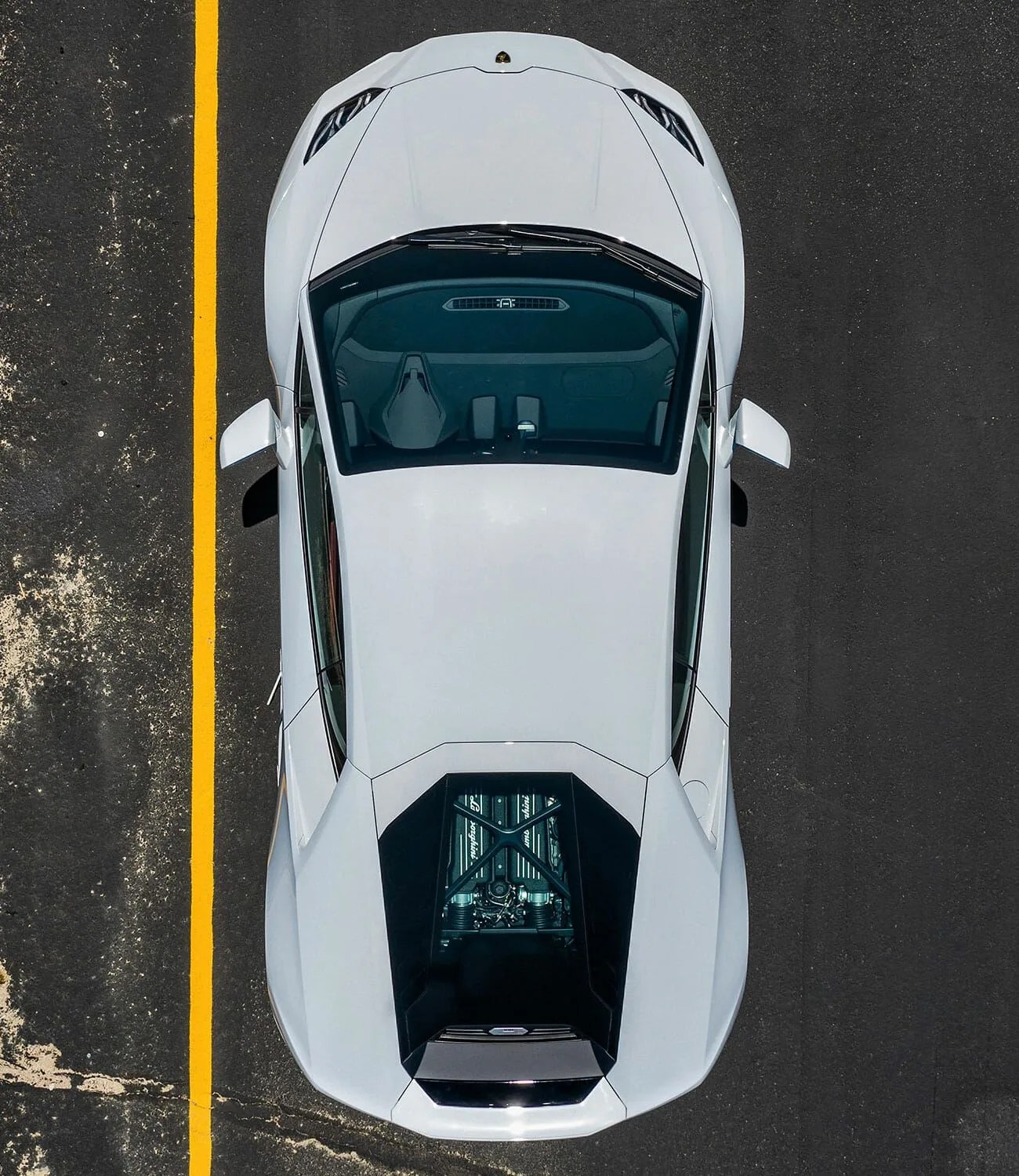 2020-Lamborghini-Huracan-EVO-Review-gear-patrol-ambiance-1