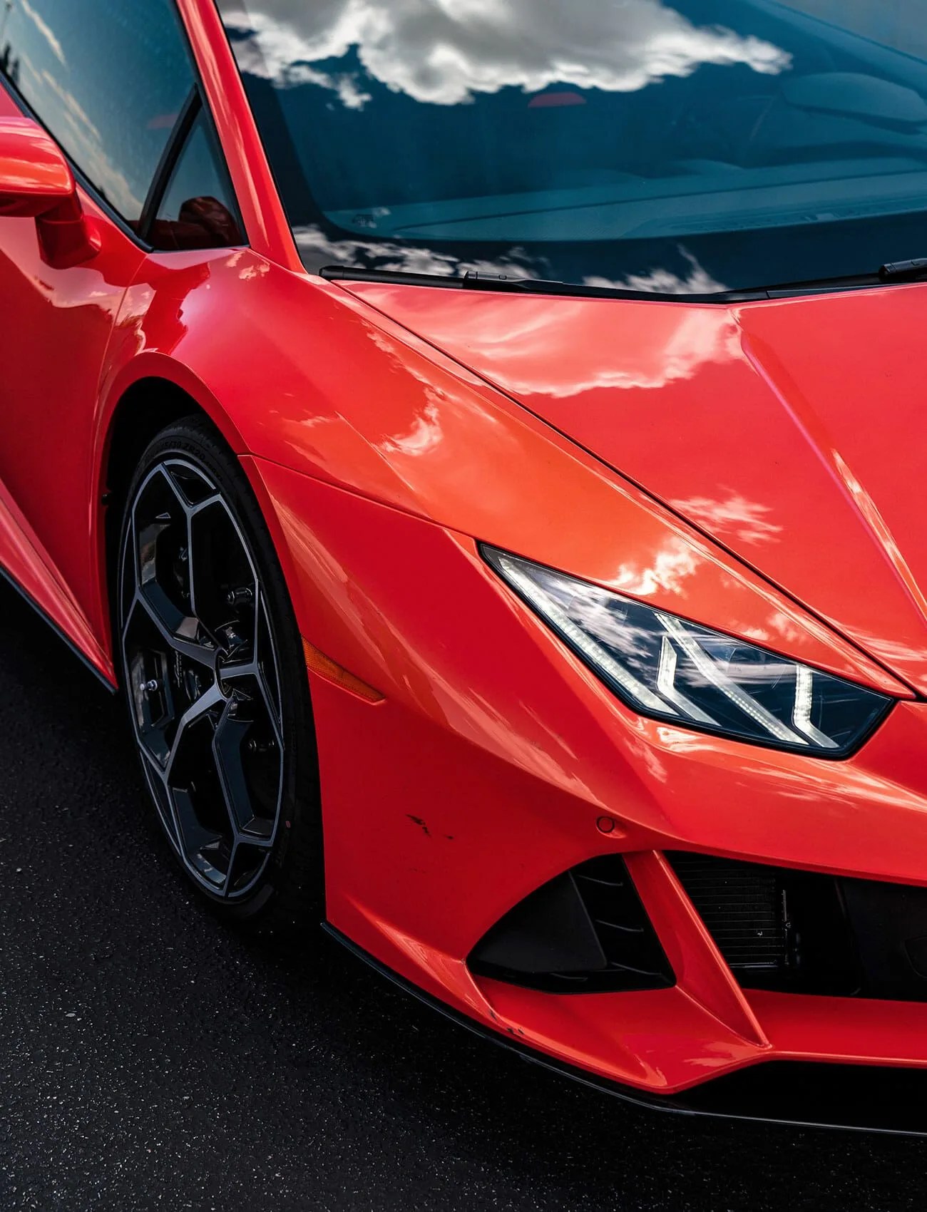 2020-Lamborghini-Huracan-EVO-Review-gear-patrol-ambiance-3