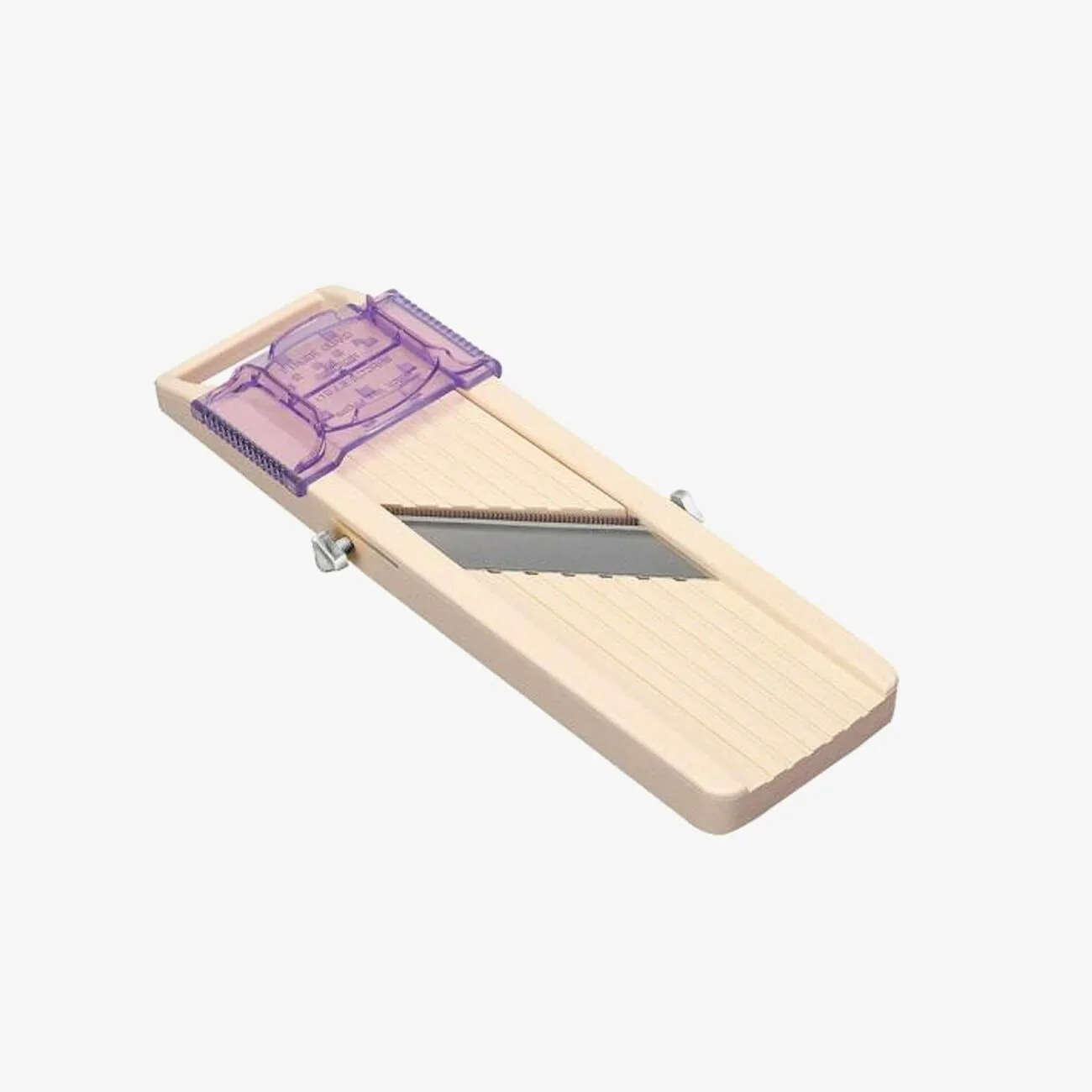 Benriner-Little-Beni-Mandoline-Slicer-gear-patrol