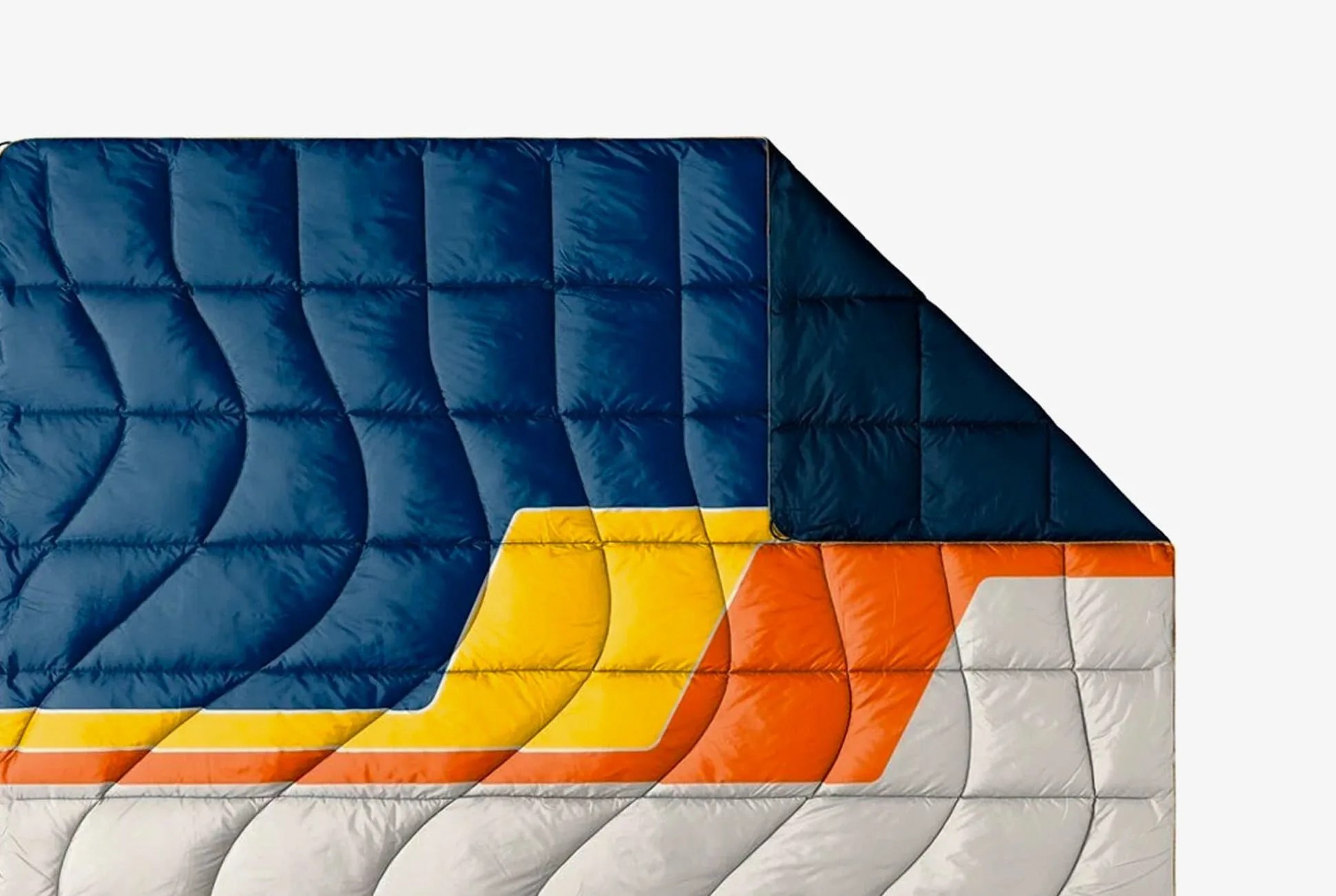 Rumpl-Blanket-Synthetic-Gear-Patrol-Lead-Full