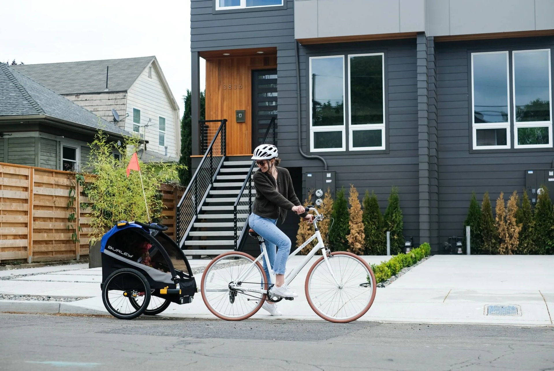 Burley-Trailer-Gear-Patrol-Lead-Full