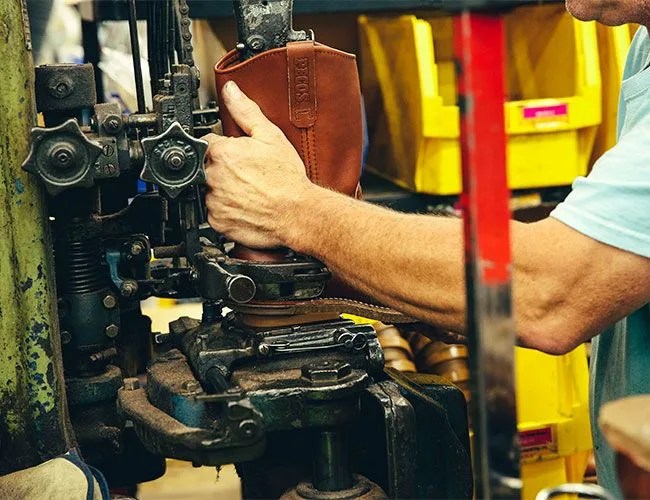 red-wing-factory-gear-patrol-feature