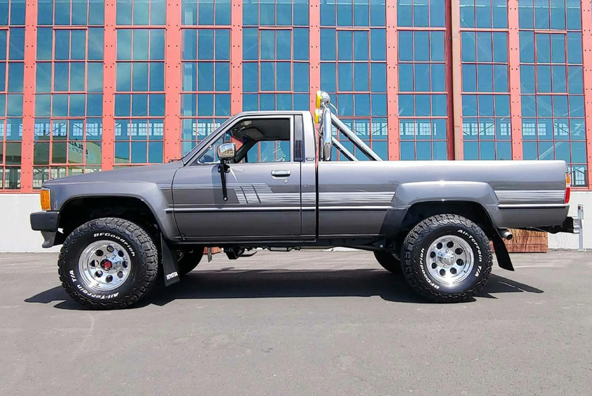 1986-Toyota-Deluxe-Pickup-gear-patrol-lead-full