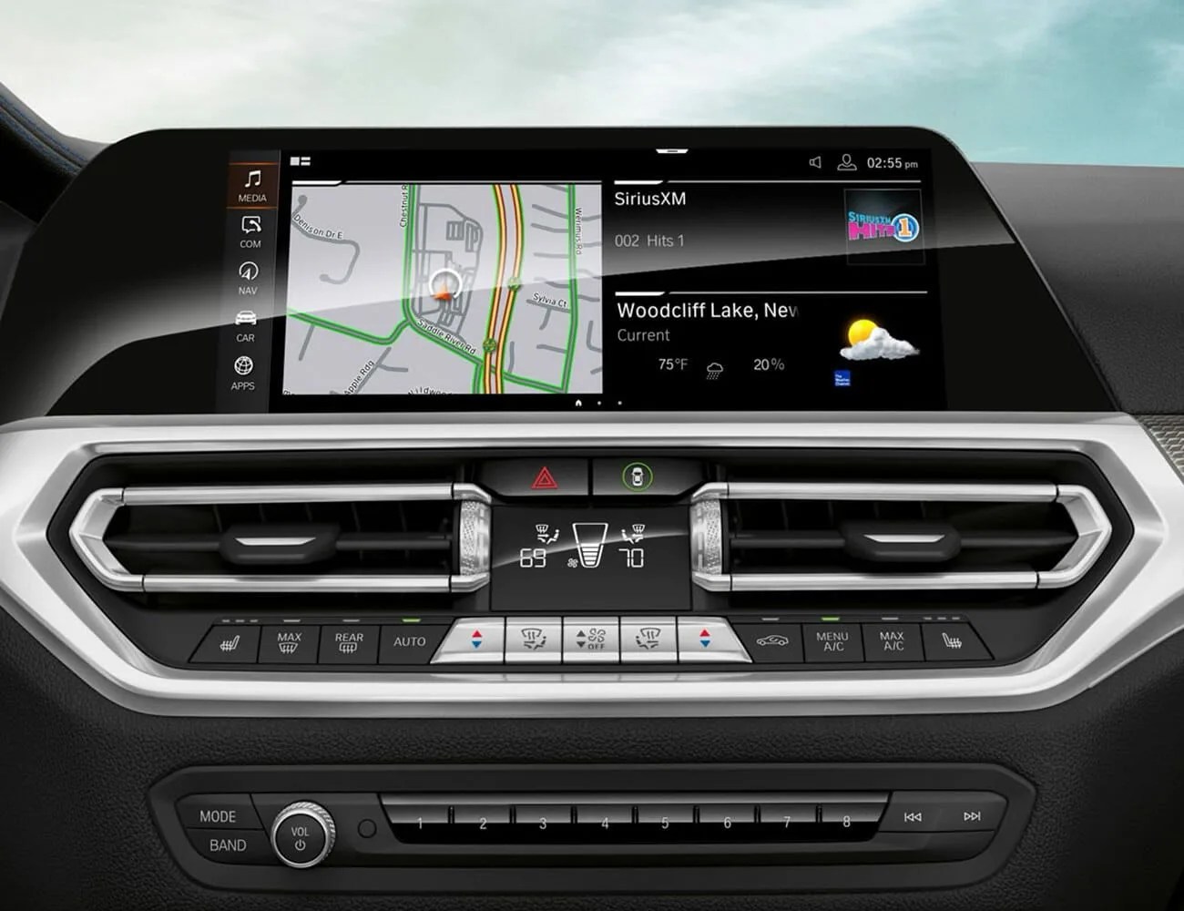 Which-New-BMW-3-Series-Is-the-Better-Buy-gear-patrol-lead-ambience2-slide-5