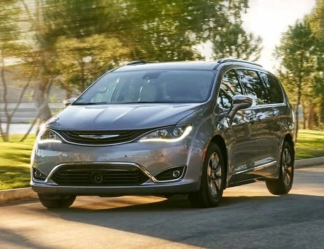 Buy-a-Chrysler-Pacifica-Instead-gear-patrol-lead-featured