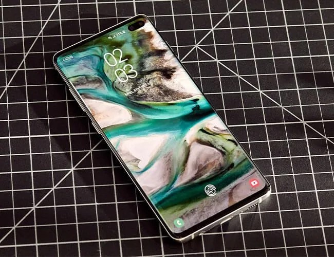 Galaxy-S10-Review-Gear-Patrol-Feature