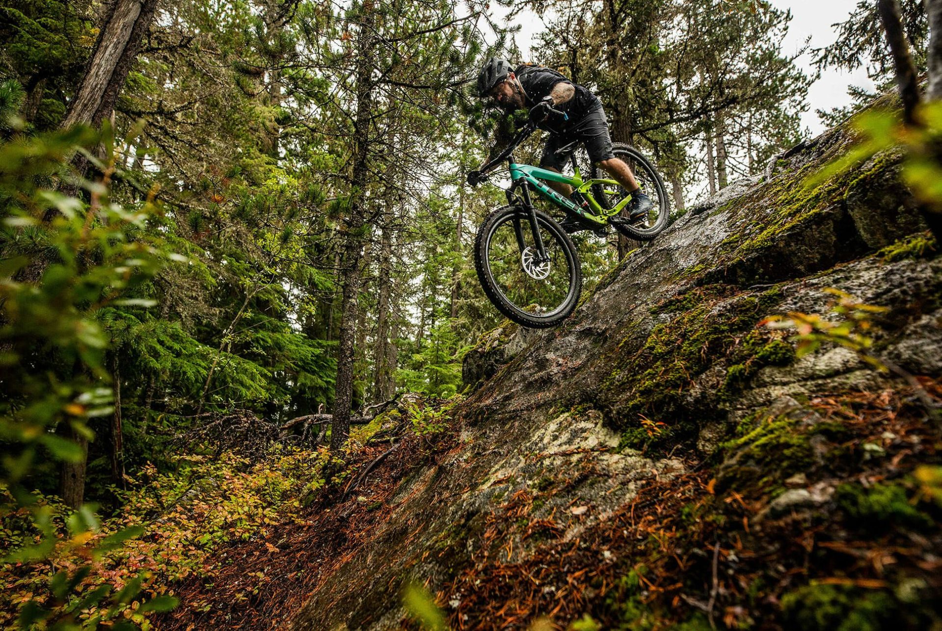 I-Thought-I-Knew-How-to-Mountain-Bike-gear-patrol-lead-full