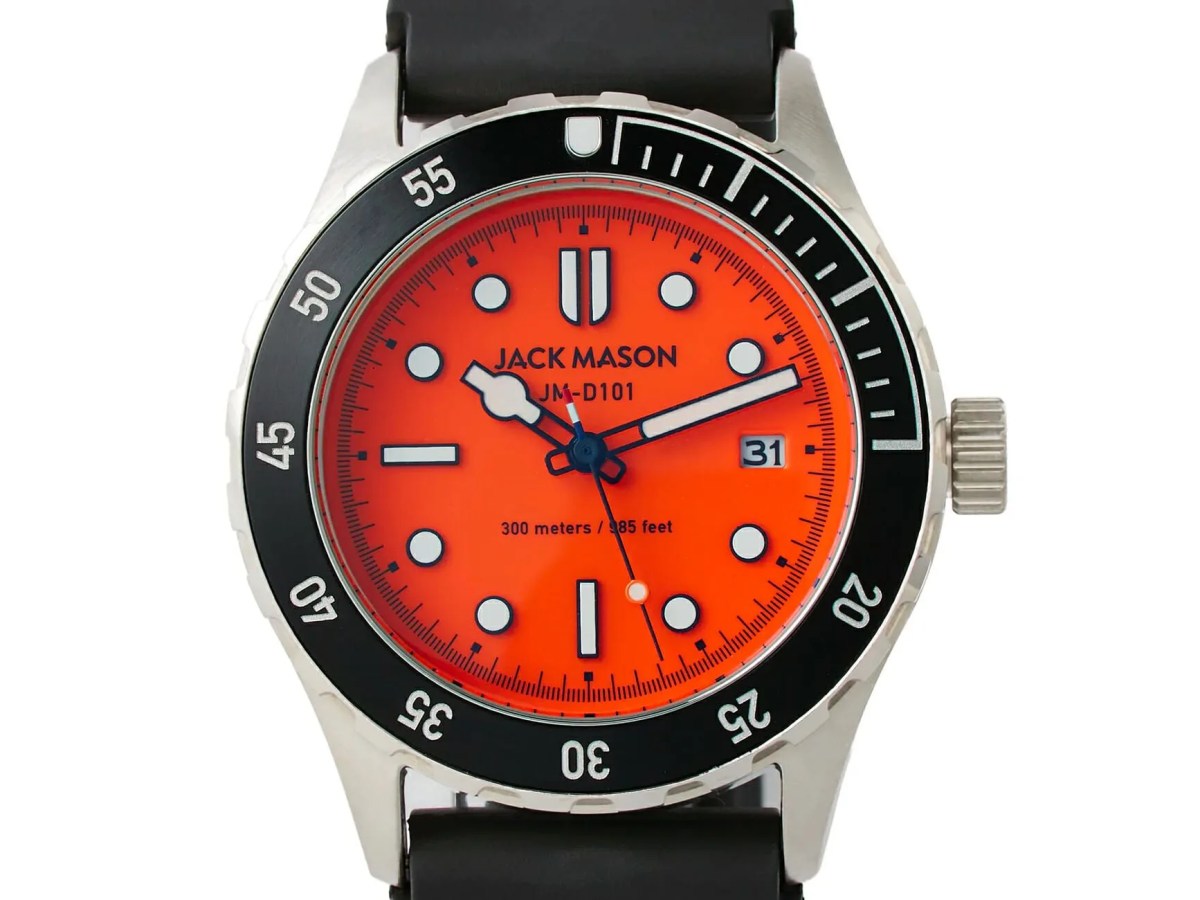 This Awesome Dive Watch Is A Complete Steal Today at 40% Off