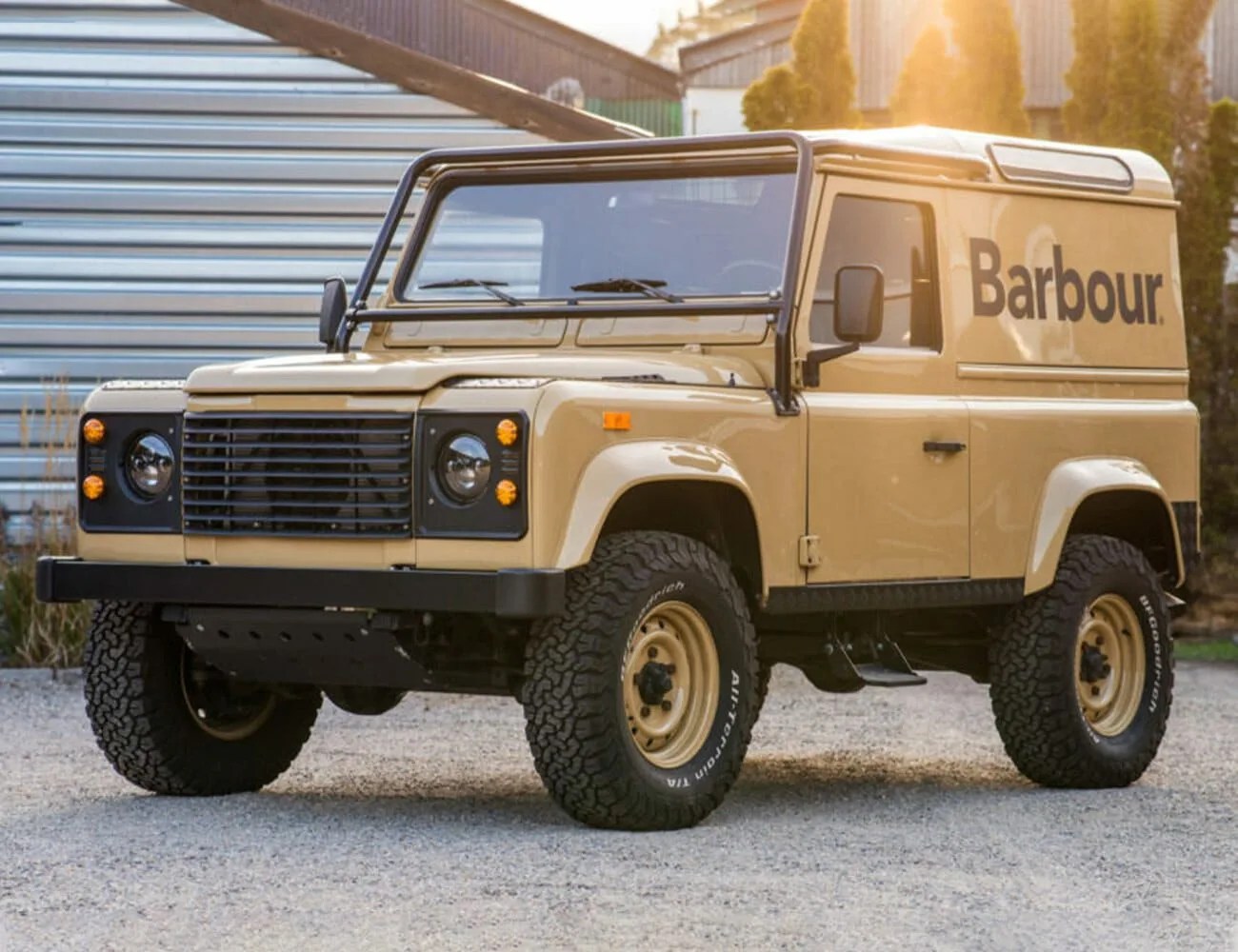 1994-Land-Rover-Defender-90-gear-patrol