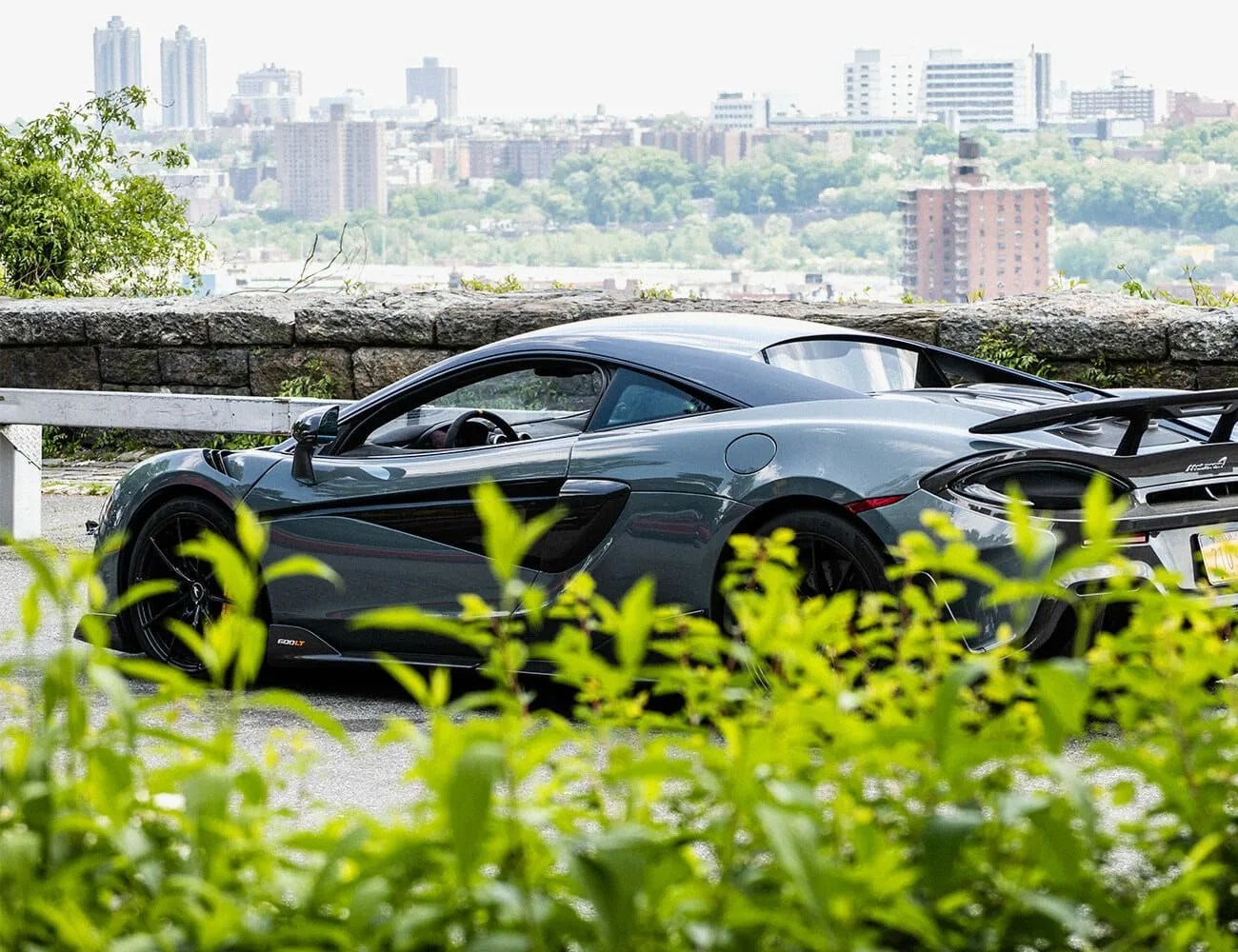 McLaren-600LT-Review-gear-patrol-ambiance-2