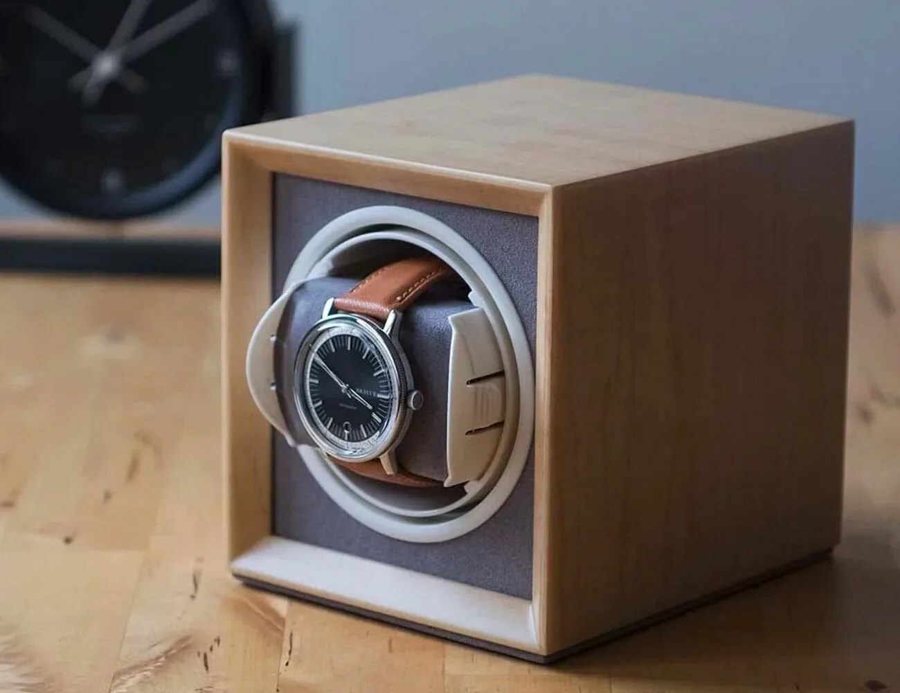 Worn-And-Wound-Watch-Winder-Gear-Patrol