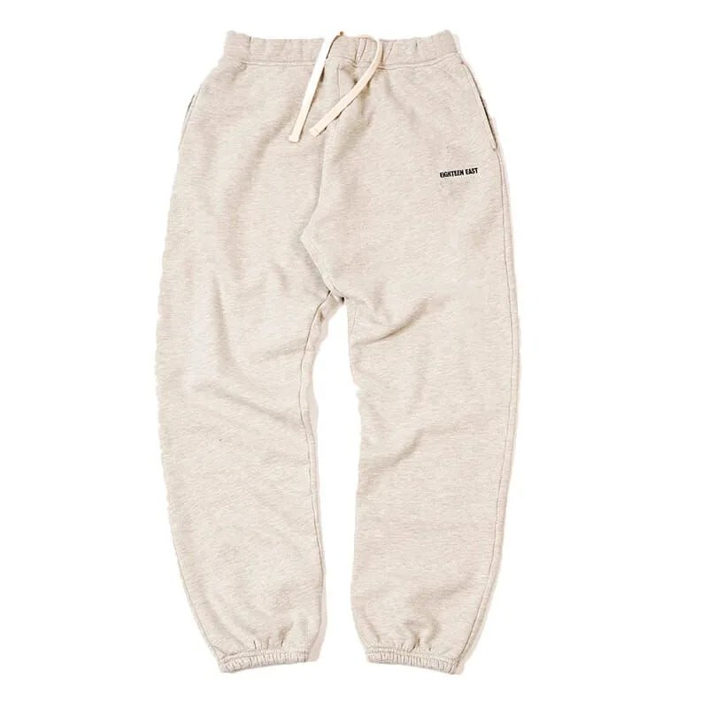 18East-Xmas-gear-patrol-tan-pants