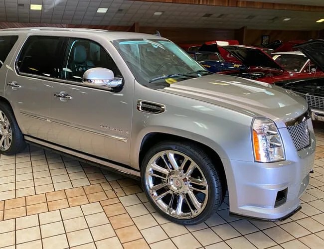 _2007-CADILLAC-ESCALADE-gear-patrol-feature