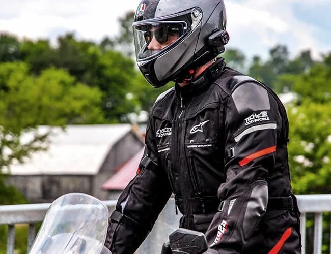 Alpinestars-Tech-Air-vs-Dainese-D-Air-gear-patrol-lead-featured
