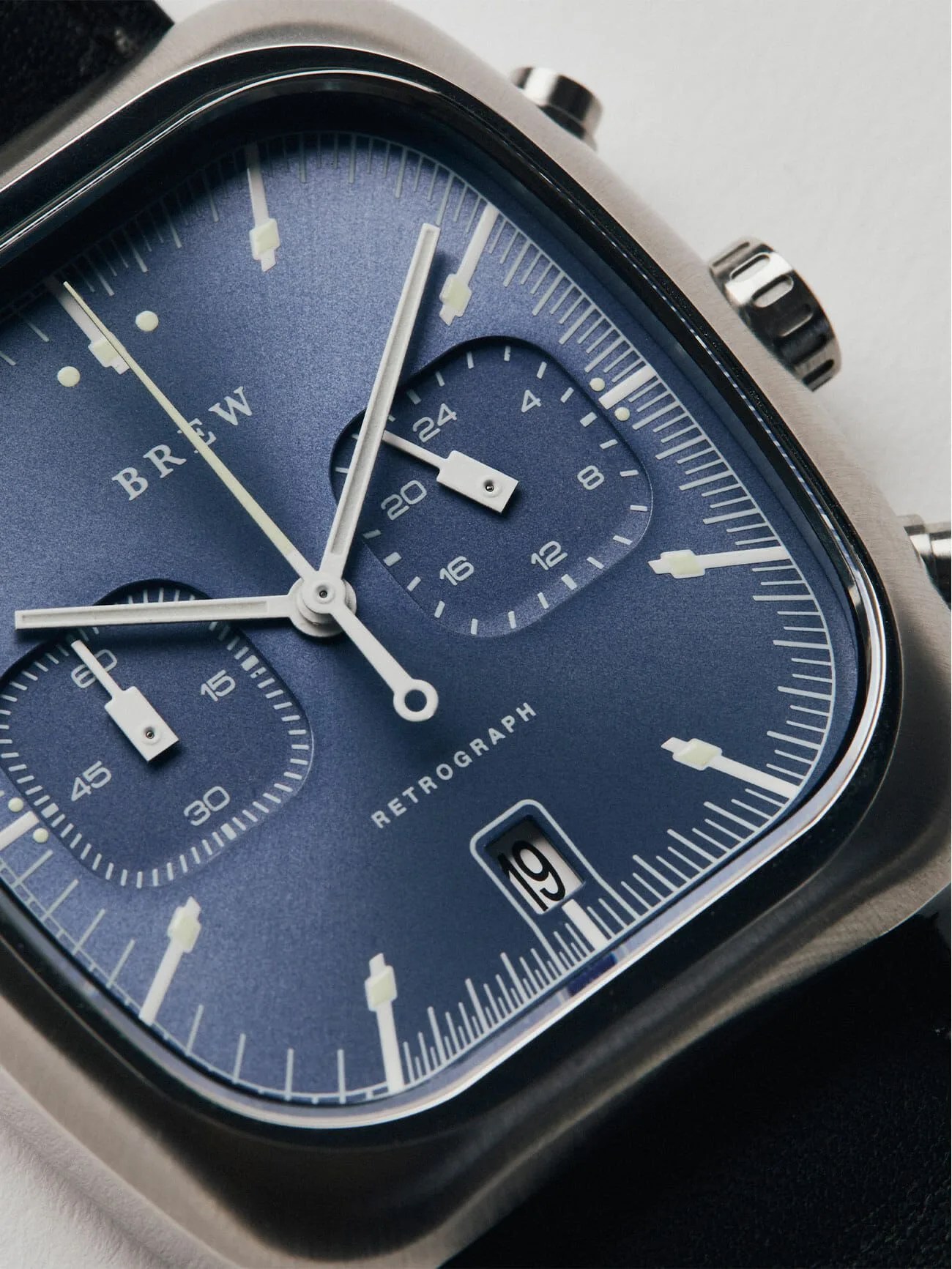 Two-Affordable-Chronographs-for-Under-400-Gear-Patrol-retrograph-design